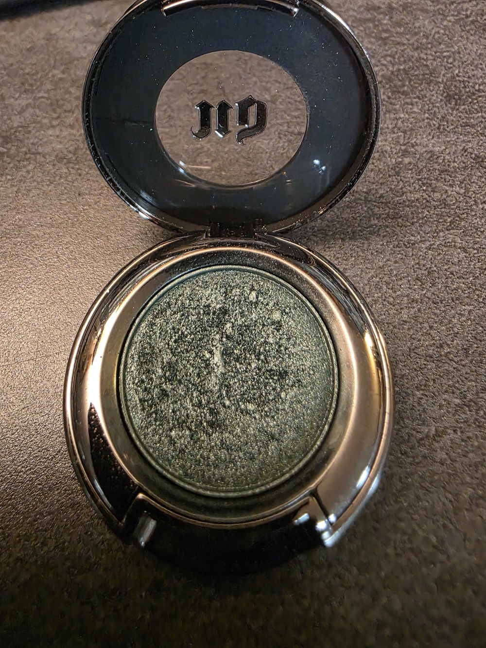 Urban Decay: C-NOTE Single Eyeshadow — Shimmery Medium-Dark Emerald Green